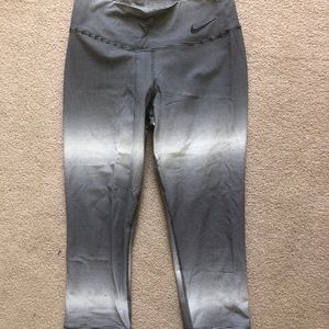 Cropped Nike Leggings